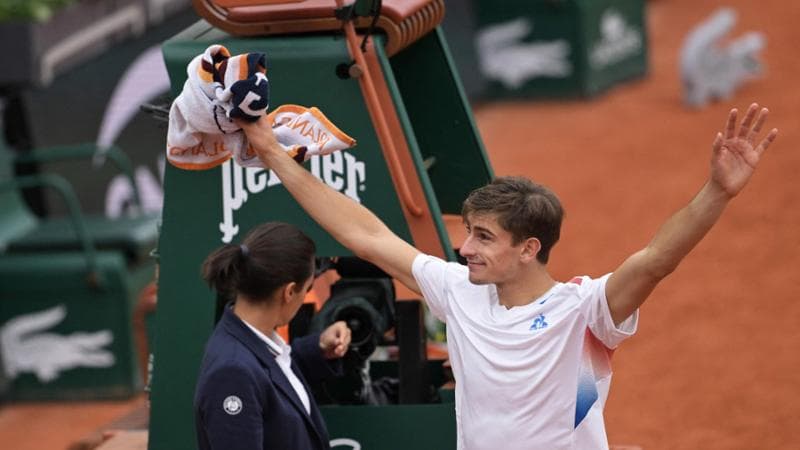 Matteo Arnaldi esulta dopo la vittoria
