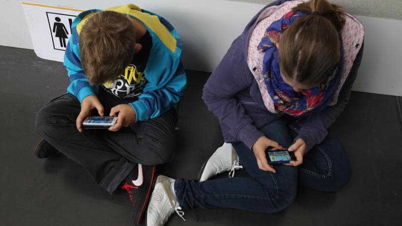Lo smartphone e i giochi perduti dei bambini