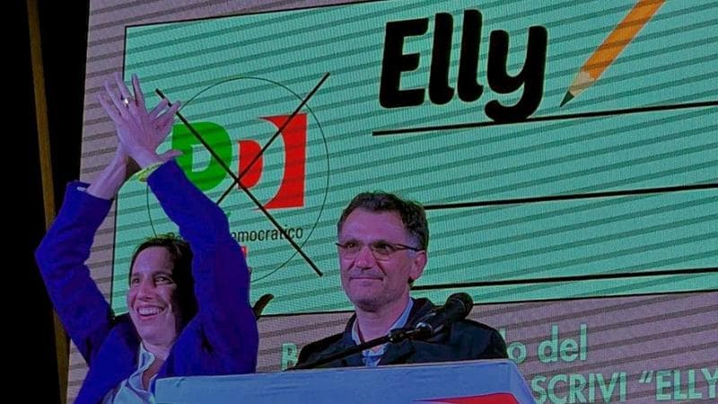 Schlein con Barbagallo durante un comizio a Palermo