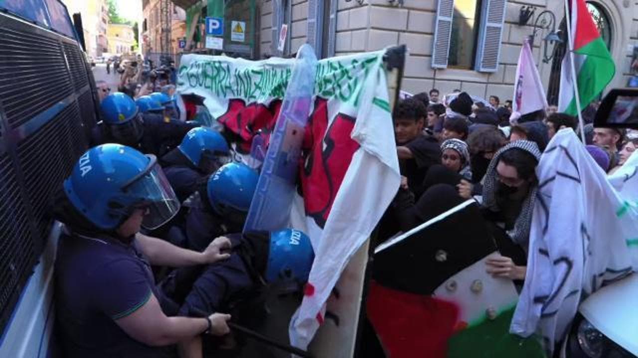 Roma, scontri polizia-manifestanti al corteo contro il governo