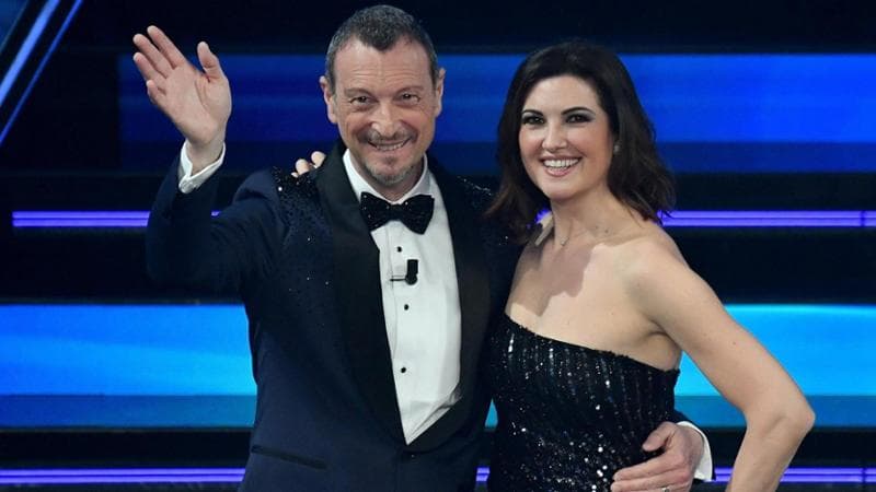 Amadeus, l’addio alla Rai con l’ultimo pacco di ‘Affari tuoi’. E nessun dirigente passa per un saluto