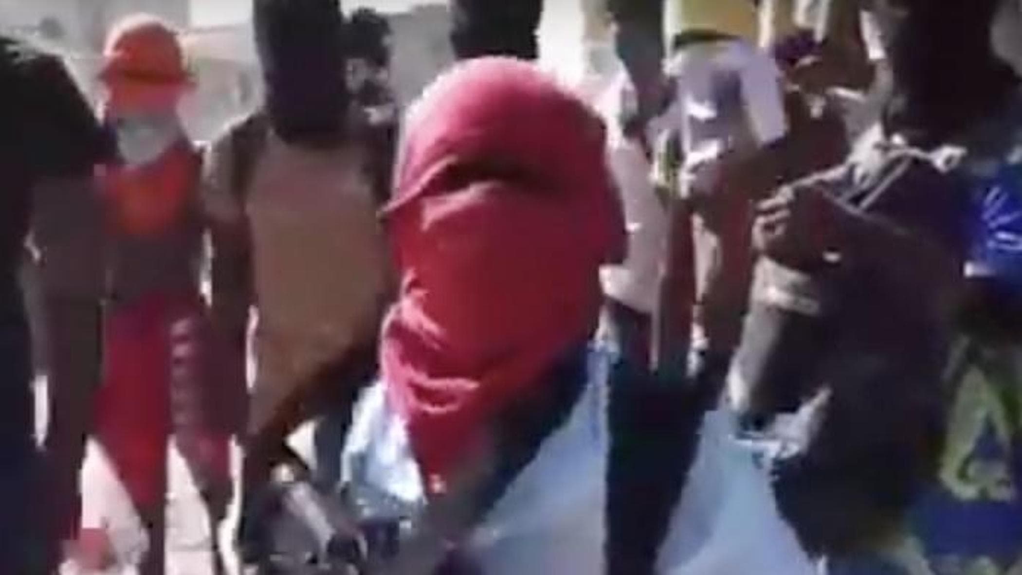 Haiti'de çocuklar artık silahlı çetelerin parçası: Şiddete zorlanıyorlar ama aynı zamanda eve para getirmek zorunda kalıyorlar: sonra saçma bir savaşta askerler gibi ölüyorlar