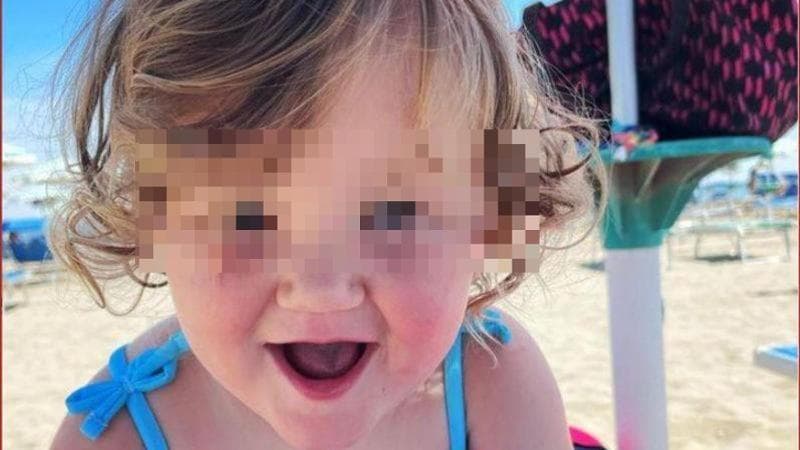 Venezia, bambina di 18 mesi ingoia tappo di bottiglia e muore soffocata
