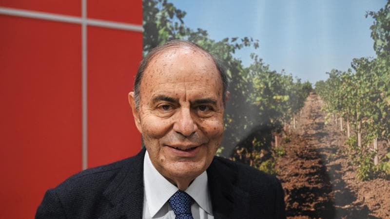 Milano,Italy  Golosaria Bruno Vespa riceve riconoscimento Top Hundred 2023 da Paolo Massobrio e Marco Gatti per il vino Salento Bianco Donna Augusta 2021
In the photo:Bruno Vespa (Milano - 2023-11-05, Nick Zonna / ipa-agency.net) p.s. la foto e' utilizzabile nel rispetto del contesto in cui e' stata scattata, e senza intento diffamatorio del decoro delle persone rappresentate