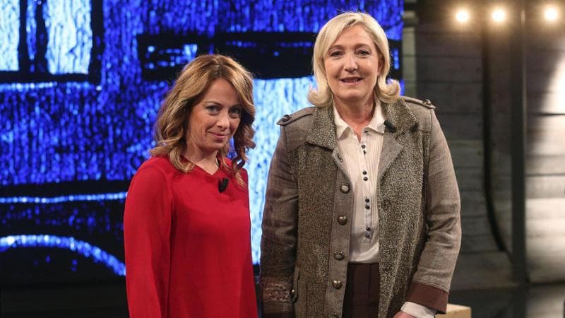 Giorgia Meloni e Marine Le Pen in una foto d'archivio
