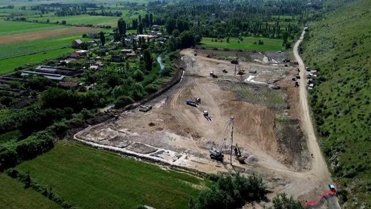 Meloni in visita in Albania: i lavori dei centri migranti ancora in alto mare