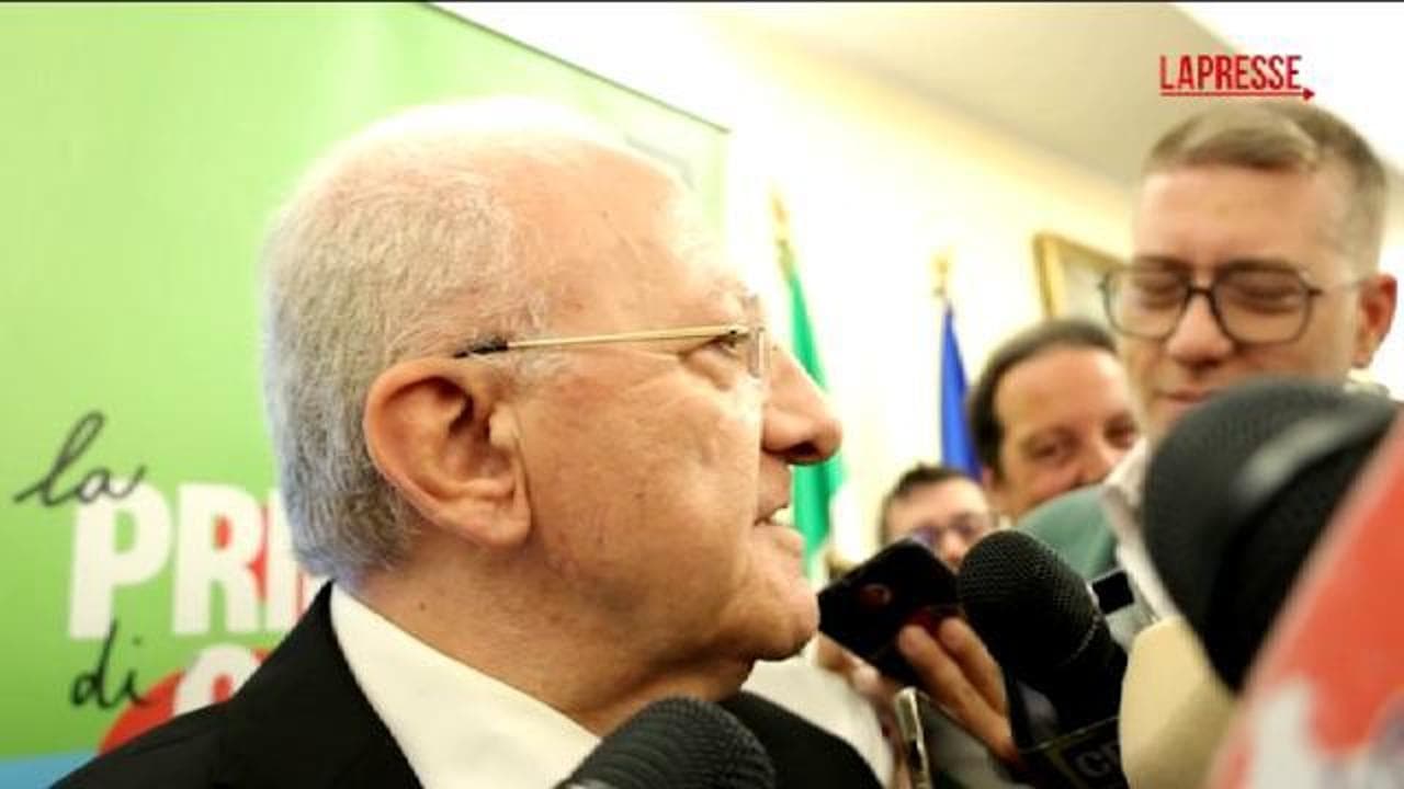 De Luca contro il governo: “Sulle liste d’attesa non una palla, una mongolfiera”