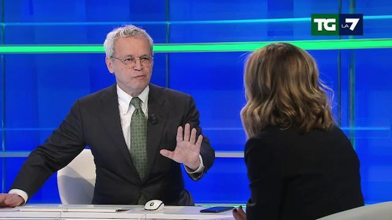 “Nana sì, incontinente no”, Meloni da Mentana scherza sugli insulti ricevuti