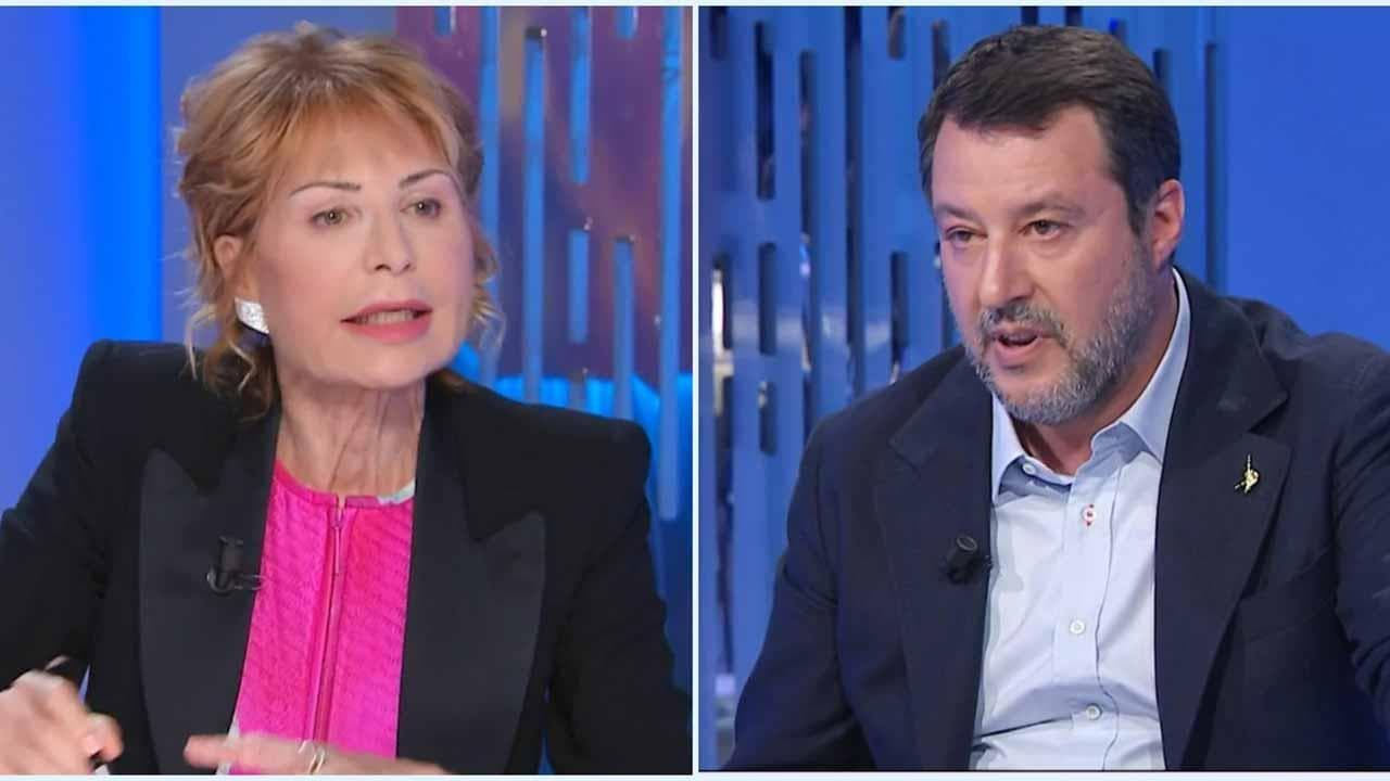 Battibecco in tv tra Gruber e Salvini: "Per voi politici è meglio che i giornalisti non siano inginocchiati"