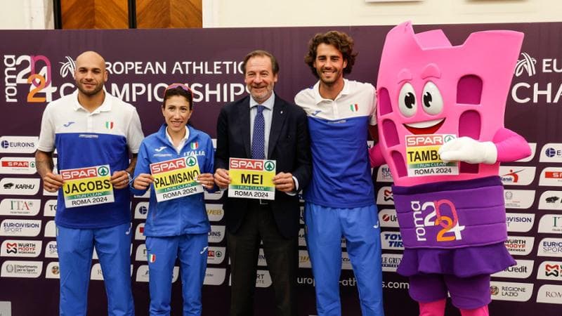 Il presidente della Fidal Stefano Mei con Marcell Jacobs, Antonella Palmisano e Gianmarco Tamberi