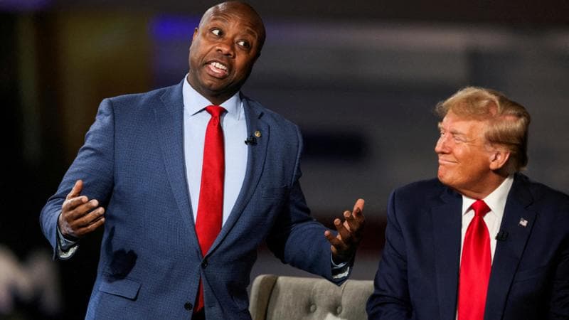 Donald Trump con il senatore Tim Scott