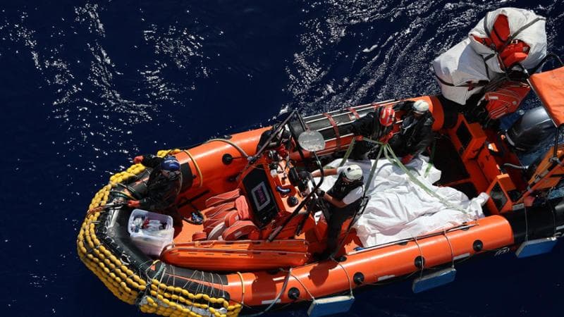 Nuova strage nel Mediterraneo: Sea Watch avvista undici corpi. Nessuna risposta dalle autorità, a recuperarli è stata Geo Barents