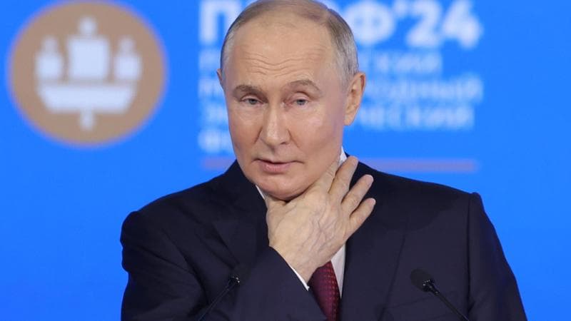 Nello show di Putin cautela e minacce: “No all’atomica, l’Europa è indifesa”