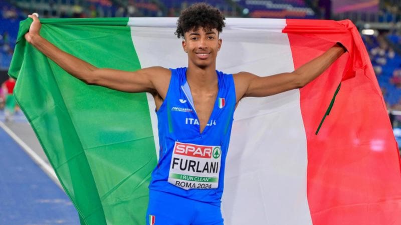 Mattia Furlani festeggia l'argento