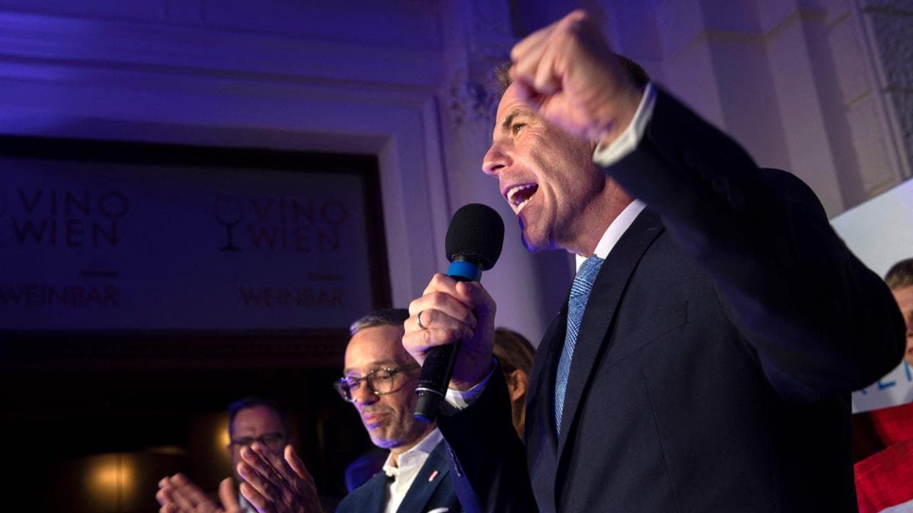 Il leader dell'FPOe Herbert Kickl (dietro) e il candidato principale del partito di estrema destra austriaca&nbsp;Harald Vilimsky (in primo piano)
