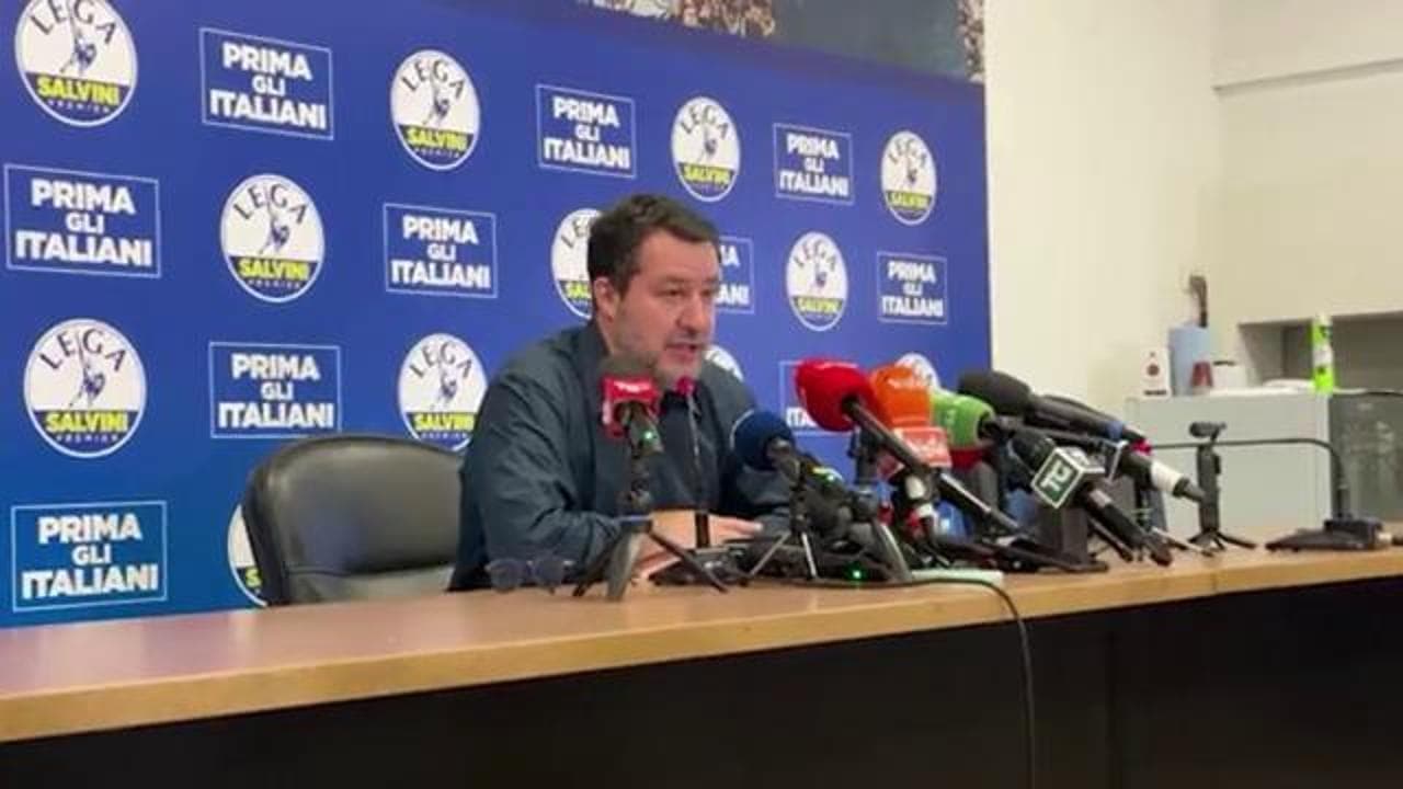 Salvini: "Strano che l'ex segretario voti un altro partito, Vannacci approvato da leghisti e non"
