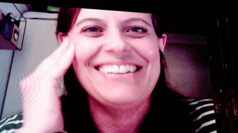 Il videocollegamento di Ilaria Salis alla festa di chiusura di campagna elettorale dell'Alleanza Verdi Sinistra a Torino, in piazza Castello, il 6 giugno 2024 ANSA/JESSICA PASQUALON