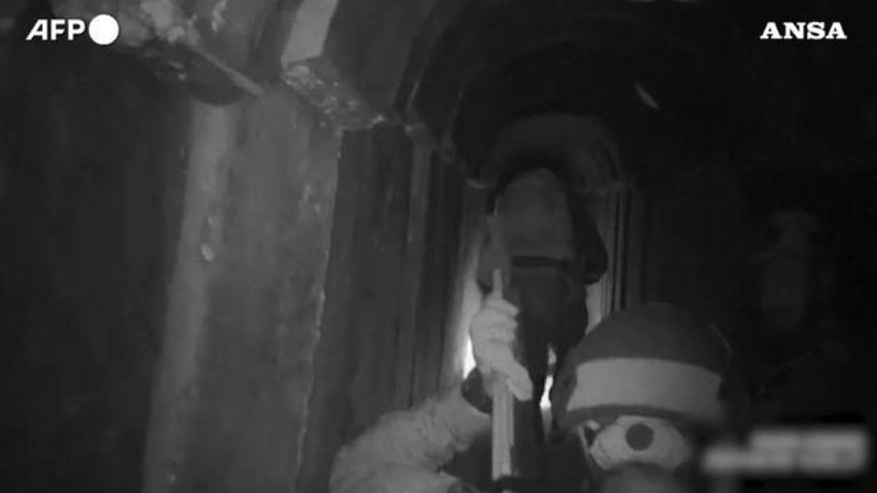 L'esercito israeliano scopre un tunnel nella parte centrale di Gaza e lo distrugge