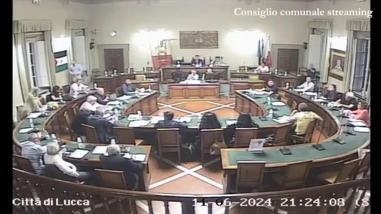 Lucca, consigliera FdI in aula: "Chiedo un minuto di silenzio per l'elezione di Ilaria Salis"