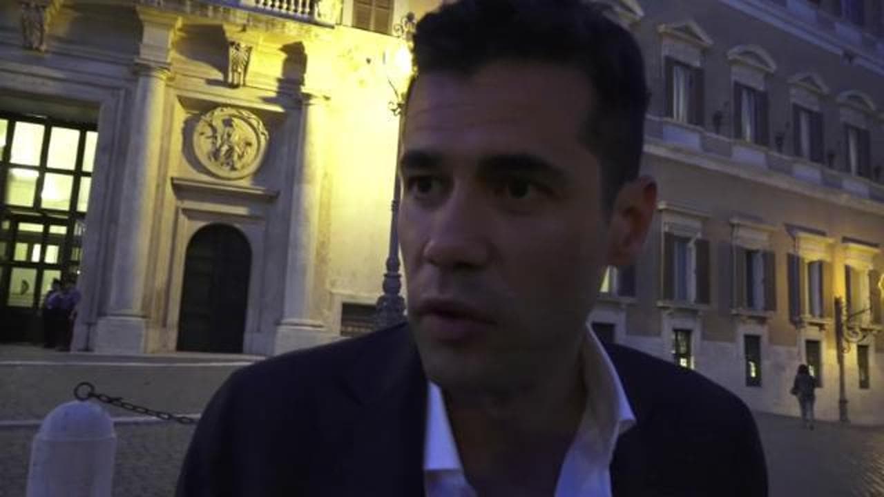 Rissa alla Camera, il leghista Crippa accusa: "Donno è un buffone"