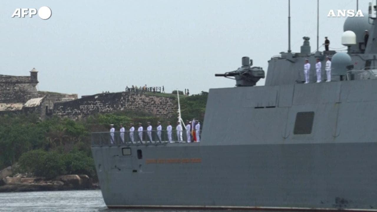 Cuba, navi da guerra russe e un sottomarino nucleare entrano nel porto de L'Avana