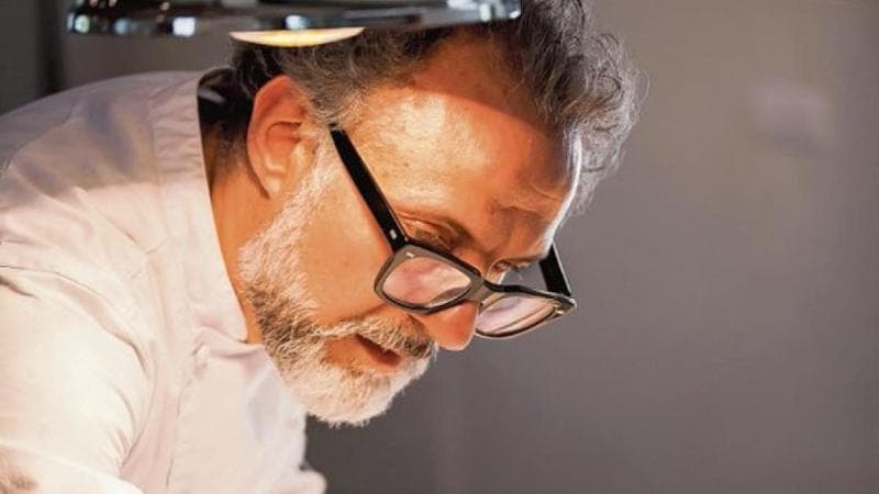 Massimo Bottura, lo chef del G7. “Al pranzo di ieri sono impazziti per pane e pomodoro e per il merluzzo. E c’era anche il granchio blu. Il commensale più difficile? Joe Biden”