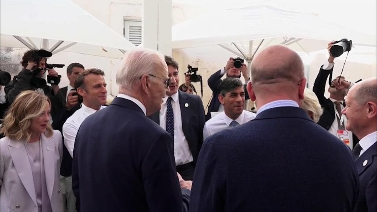 G7, i leader intonano "Happy Birthday" per il cancelliere tedesco Scholz