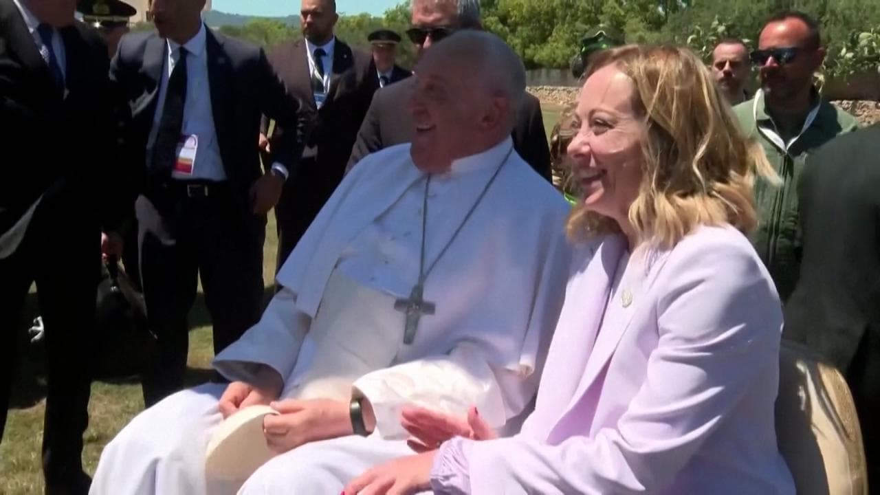 G7, il benvenuto di Giorgia Meloni a Papa Francesco: "Sarà una lunga giornata"