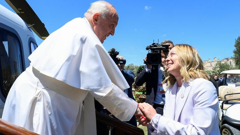 Papa Francesco al G7: “L’Intelligenza artificiale uno strumento affascinante e tremendo, bandire l’uso delle armi autonome”