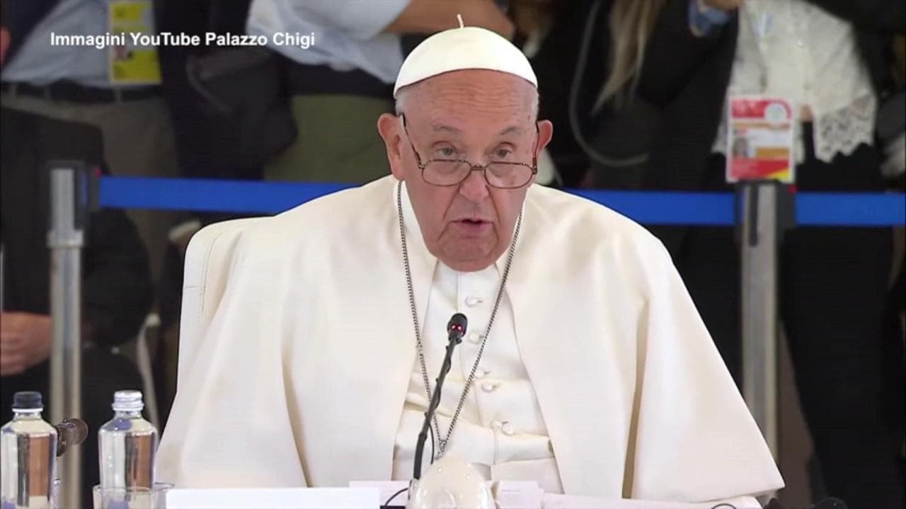 G7, il Papa: "Nessuna macchina deve poter togliere la vita umana"