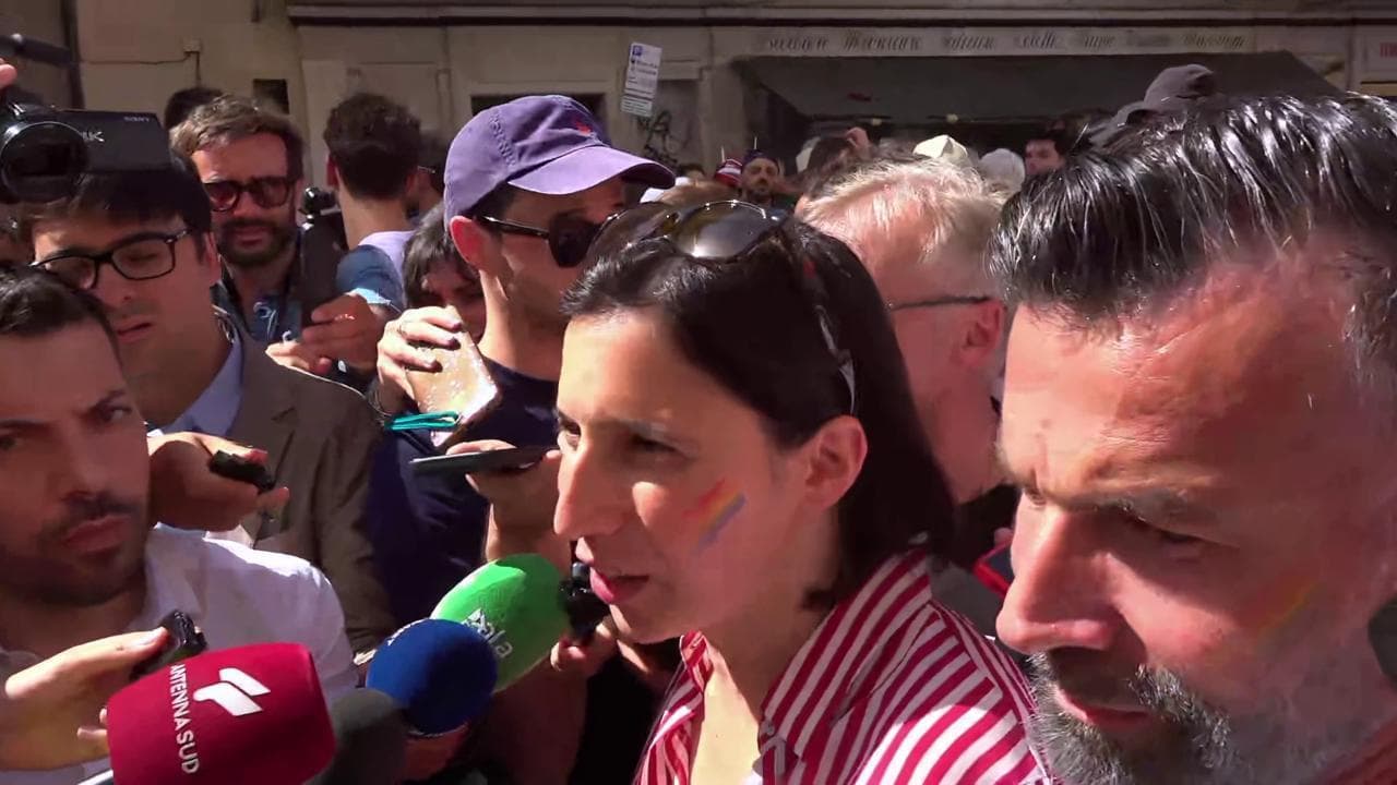 Pride Roma, Schlein: "Noi schierati a difesa diritti persone LGBTQIA+, al G7 persa un'altra occasione"