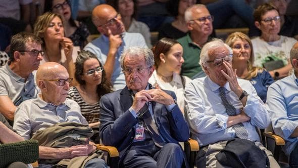 Romano Prodi si commuove ricordando la moglie Flavia: “Mi ripeteva di non diventare pessimista”
