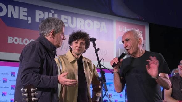 La serata musicale in Piazza Maggiore in ricordo di Ernesto Assante