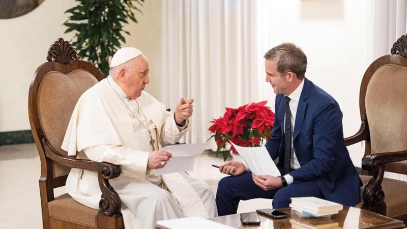 Papa Francesco con il giornalista Javier Martínez-Brocal