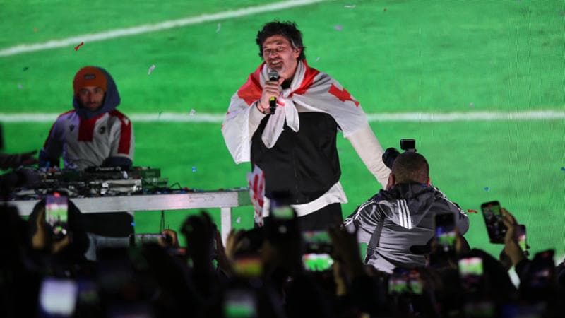 Kakha Kaladze durante le celebrazioni per la qualificazione a Euro 2024