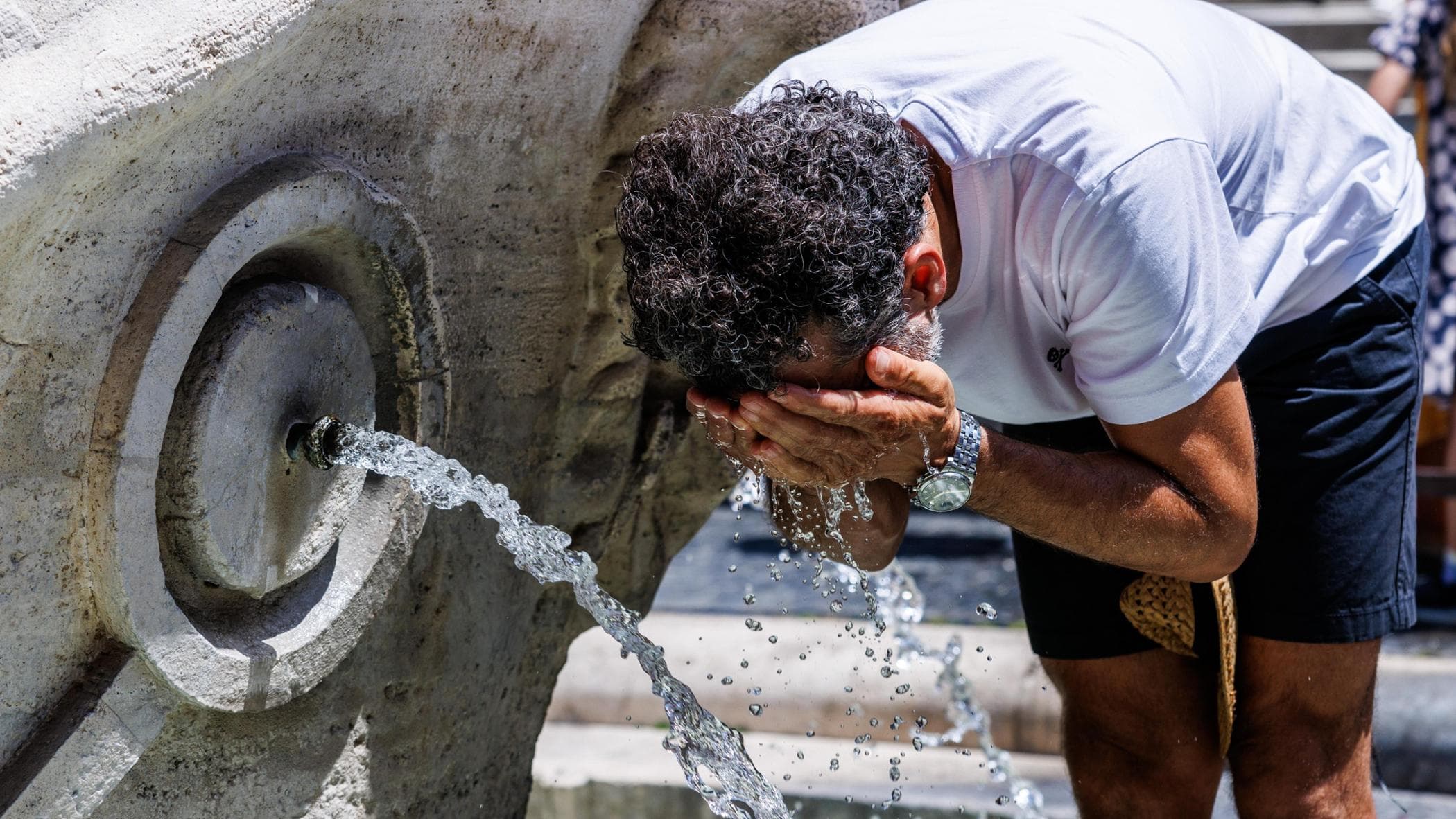 Hava tahmini, Minos'a geldi, Çarşamba ile Cuma arasında sıcaklığın zirvesi.  Sardunya'da sıcaklık 44°C'ye ulaşacak