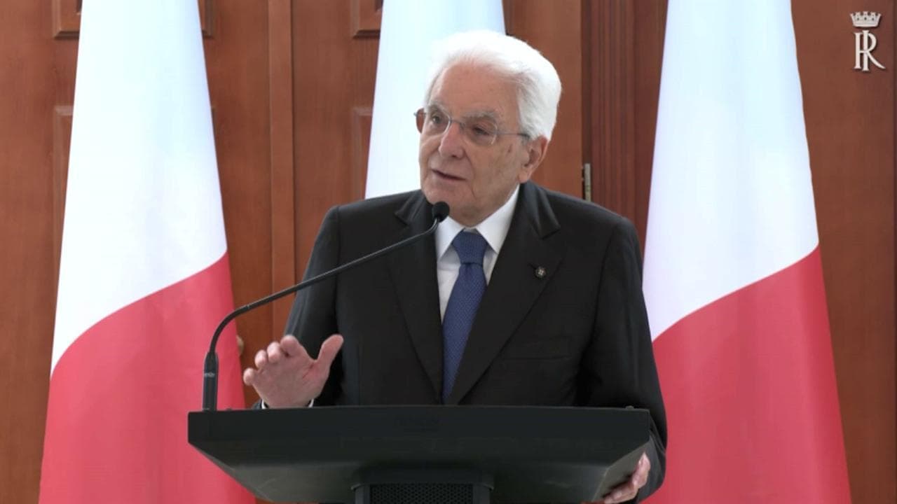 Mattarella: "In Italia una diffusa tempesta di fake news russe"