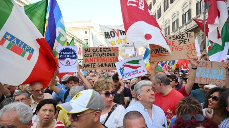 Una manifestazione contro le riforme