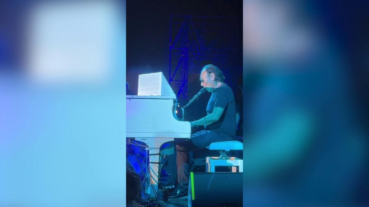 Antonello Venditti a Caracalla canta "Notte prima degli esami": la dedica ai maturandi