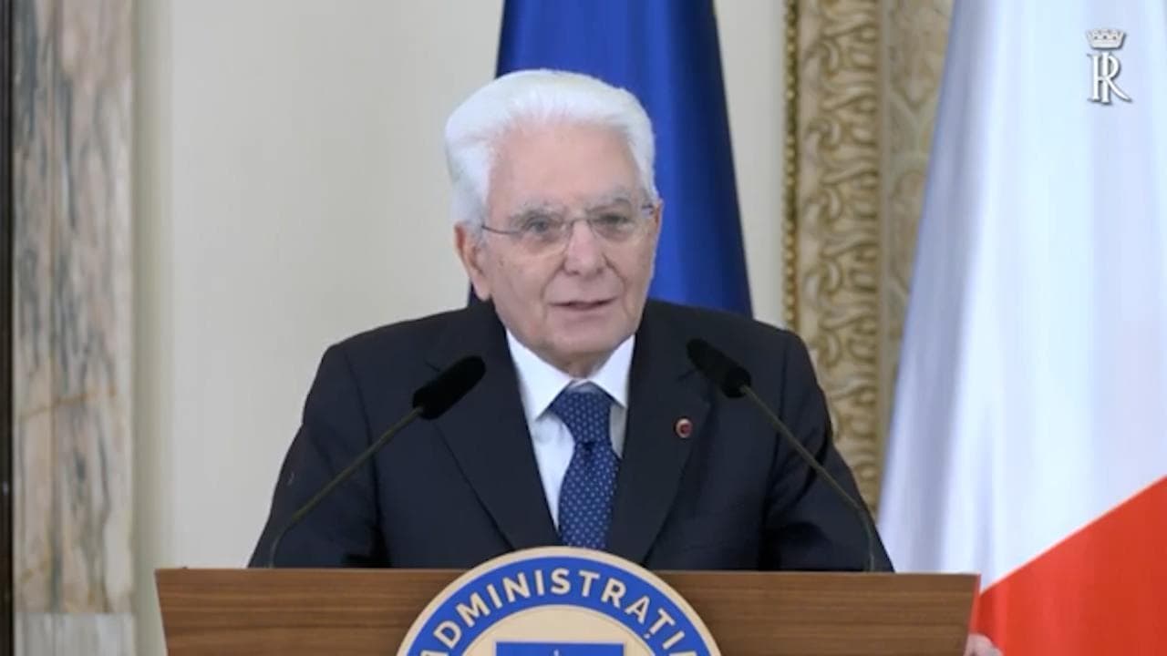 Rissa in Parlamento, Mattarella: "Scena indecorosa, non sono comportamenti parlamentari"