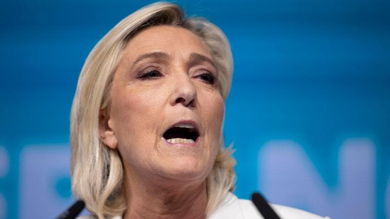 Francia, l’antisemitismo irrompe nella campagna elettorale. Le Pen attacca Mélenchon, ma è costretta a ritirare un suo candidato