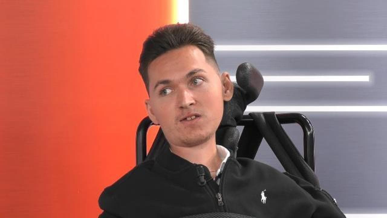 Disabilità e lavoro, il tiktoker Emanuel Stoica: "Non siamo utili solo come segretari o centralinisti"