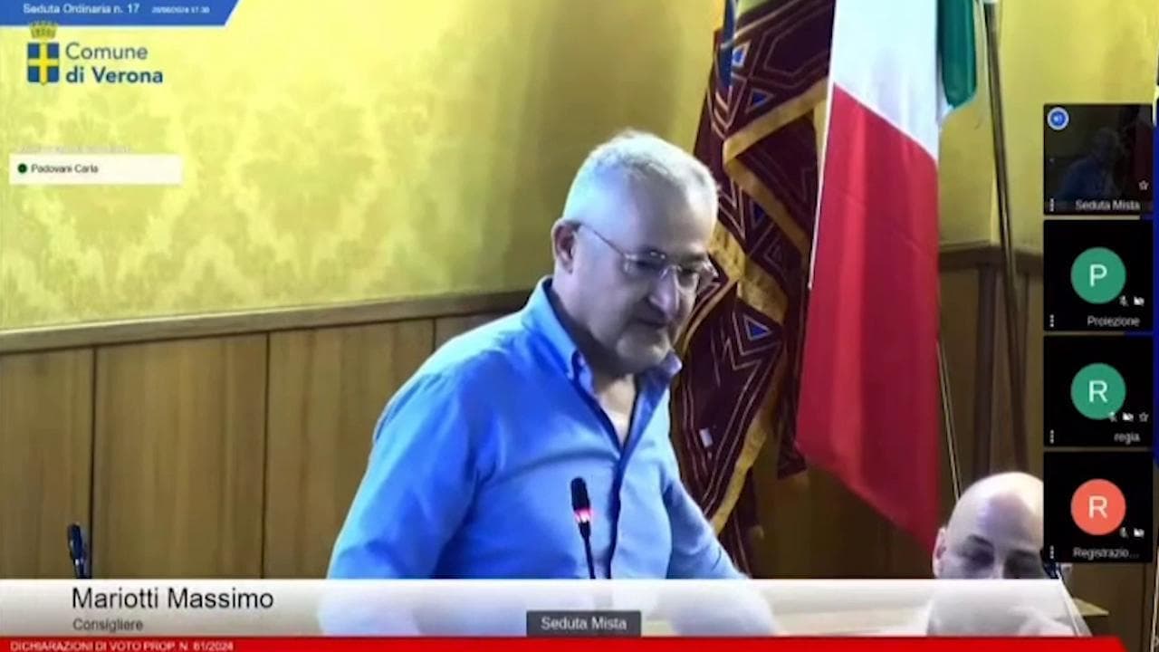 "Io e il mio camerata votiamo a favore": a Verona Mariotti (Fdl) si rivolge così al consiglio comunale