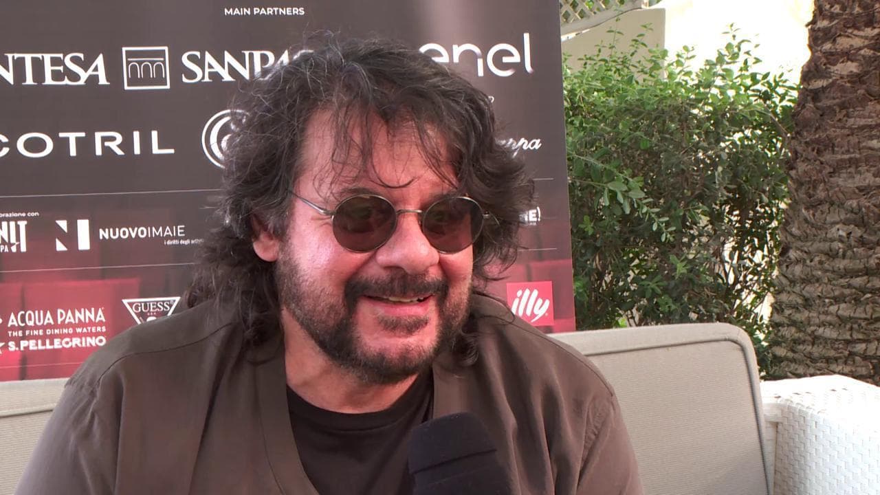 Lillo prepara il Natale al cinema: “Un film a Cortina, tra Sordi e De Sica. Risate e cinismo con ricchi predatori e povere prede”