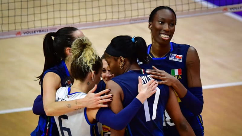 Le azzurre contro la Polonia (foto volleyballworld)