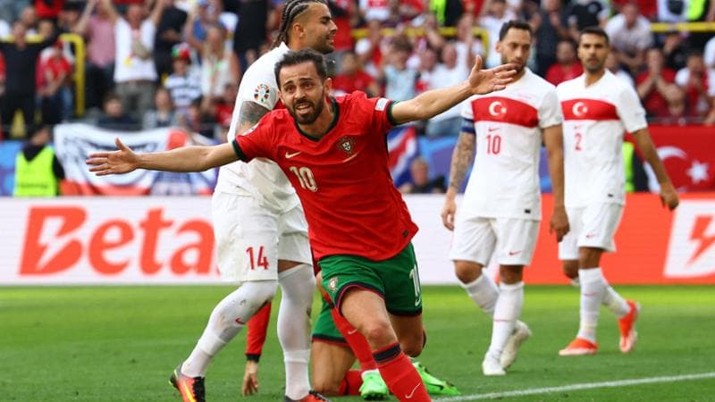 Bernardo Silva esulta dopo il gol