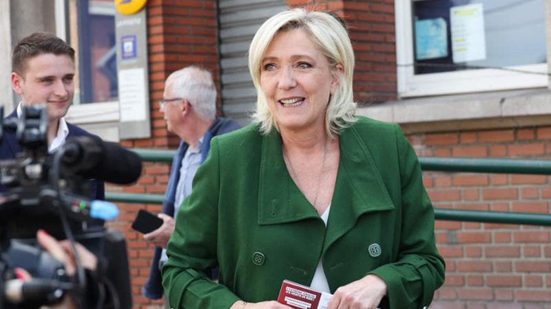 Francia verso lo stallo dopo il voto. E Le Pen evoca le dimissioni di Macron