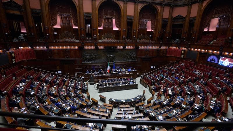 Da Pd e 5S un salvagente per chi ha debiti: rate e aiuti pubblici sui beni pignorati