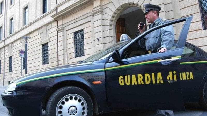 Evasione da 8,3 miliardi: vale metà di una manovra. Boom di lavoratori in nero