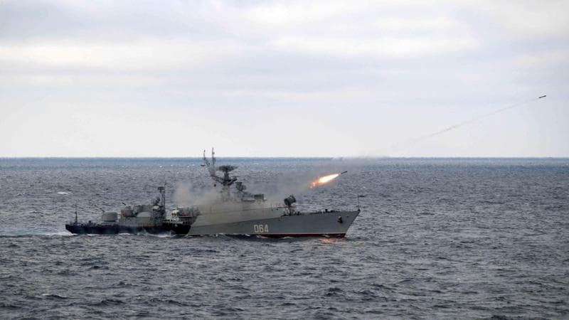 La Flotta russa attacca dal Mare di Azov